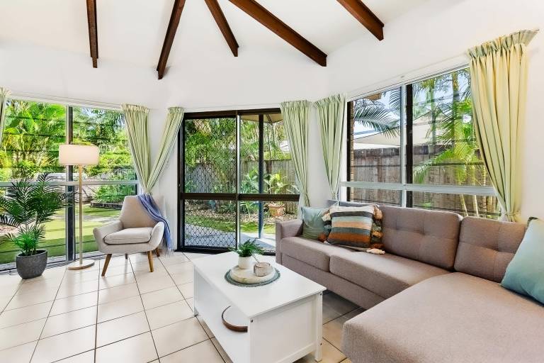 Green Cottage in Trinity Beach