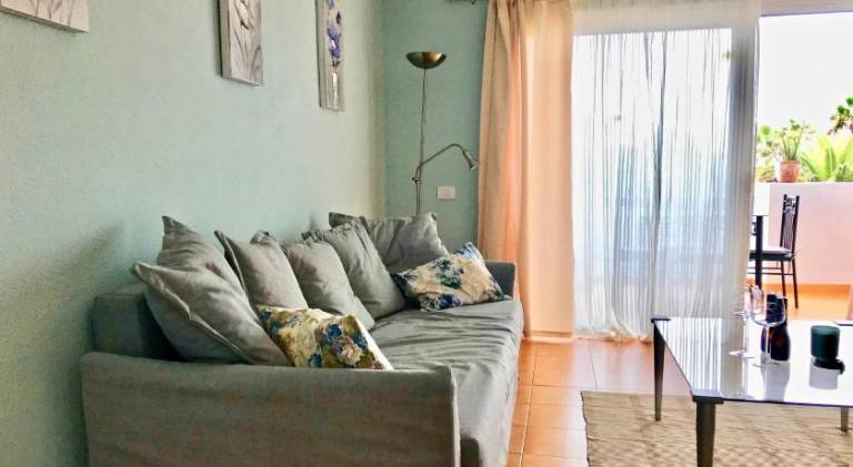 Apartment with yard & terrace — photo 2