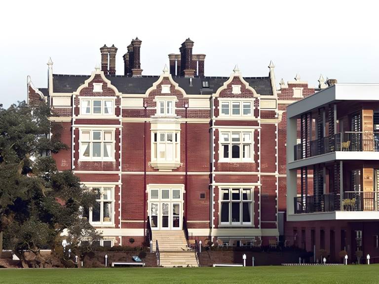 Wivenhoe House Hotel in Colchester