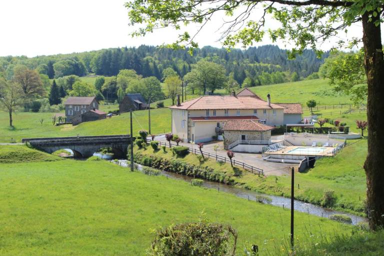 Gite with barbecue, garden & terrace | Dogs allowed — photo 2