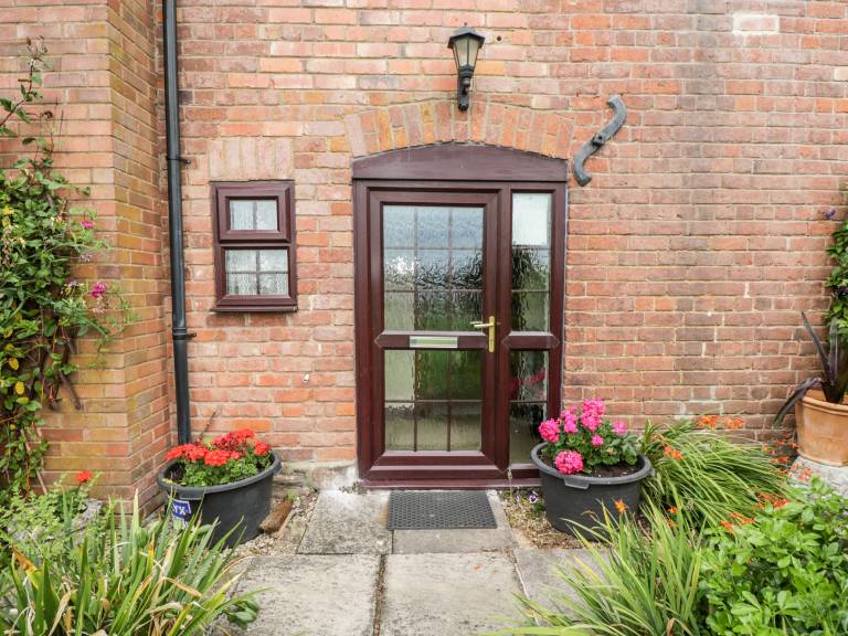 Family-oriented wonderful cottage with pool | Pets allowed — photo 4