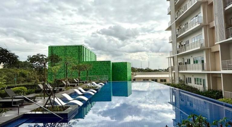 Apartment with pool — photo 3