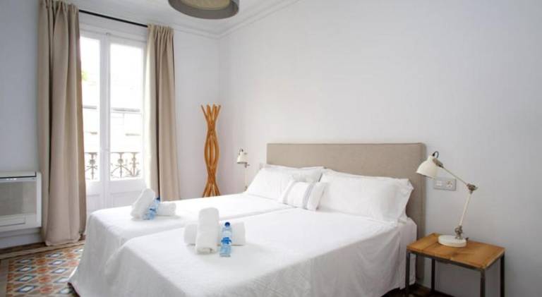 Apartment | Close to Casa Milà — photo 2