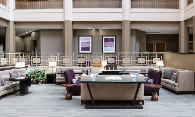 Embassy Suites by Hilton Chicago North Shore Deerfield — photo 2