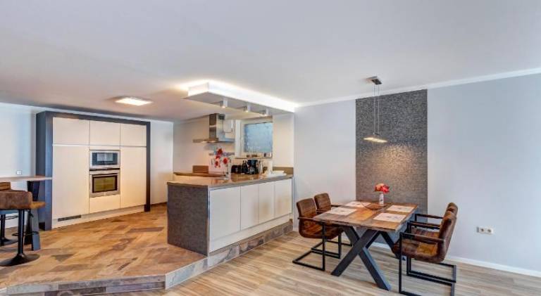 Holiday apartment with barbeque, yard & patio in Heringsdorf