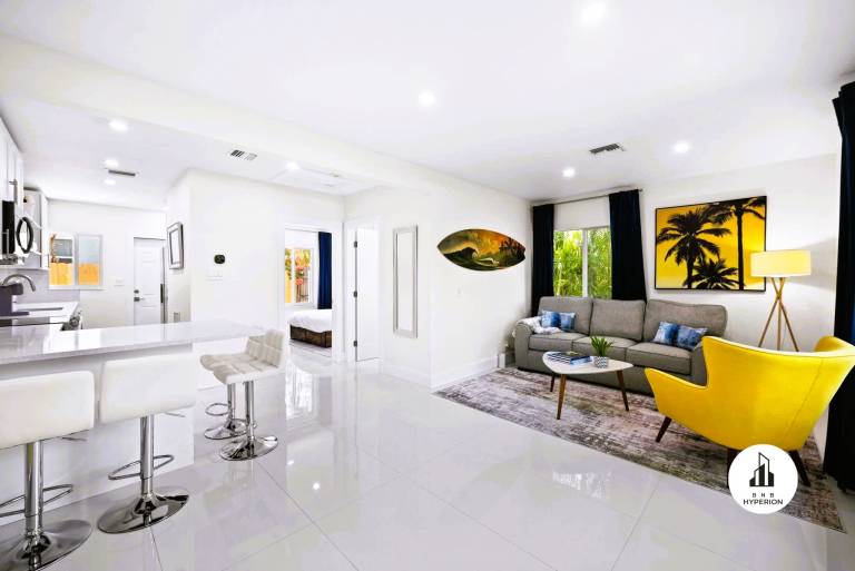 Uhost AI 1BR Sleek & Modern Retreat