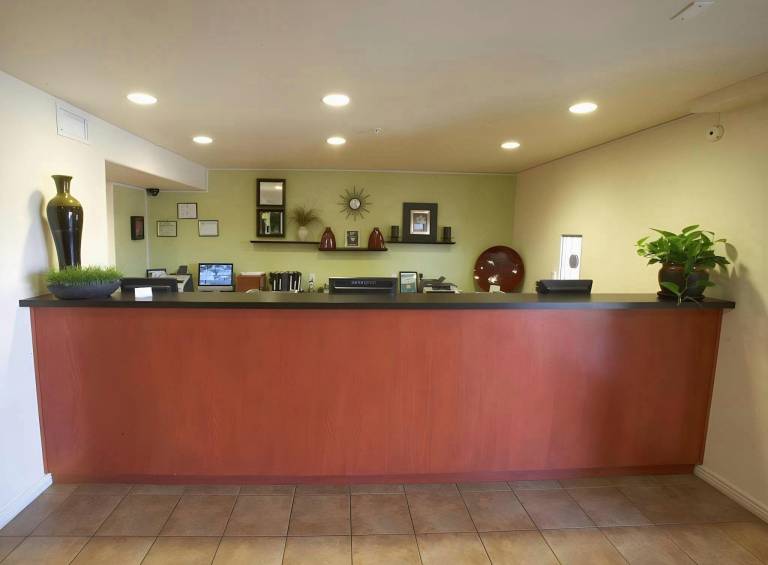 PREMIER INNS TOLLESON — photo 3