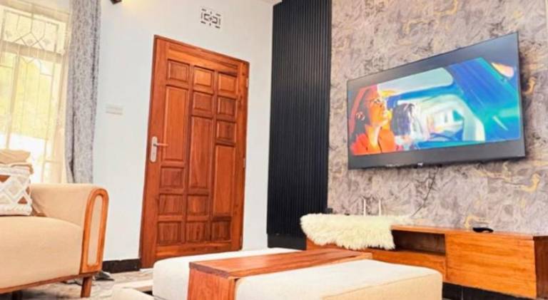 Pleasant vacation home with yard | Pets allowed in Arusha