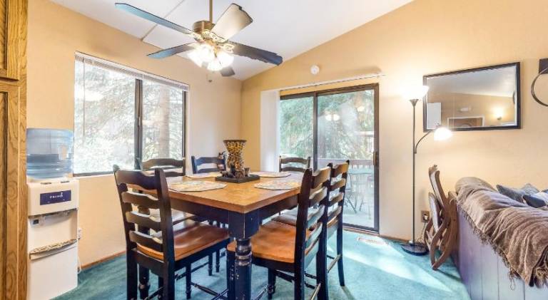 Vacation home with patio & barbeque — photo 4