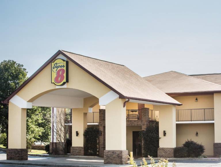 Super 8 By Wyndham Lavonia in Lavonia, GA