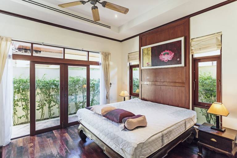 Villa  Bang Tao Beach