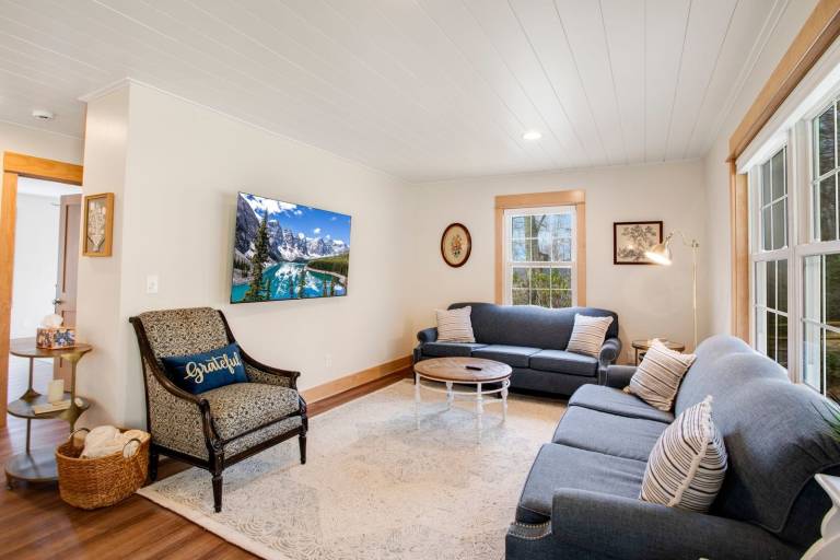 Family-friendly spacious cabin with hot tub & barbecue | Mountain view | Pets allowed — photo 5