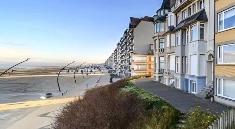 Apartment with 2 rooms for 6 persons in De Panne