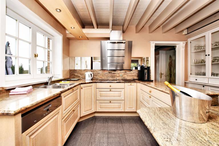 Fully equipped spacious villa with grill, sauna & patio | Dogs allowed — photo 3