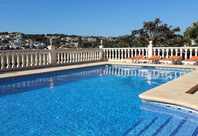 Pet-friendly Villa Casa Jessie with Pool, A/C, Wi-Fi, Garden & Terrace in Mora