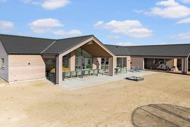 Vacation home with sauna & pool in Bogense