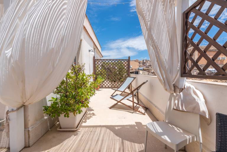 Vacation home with terrace, barbecue & fast internet | City view | Perfect for remote work | Pets allowed — photo 3