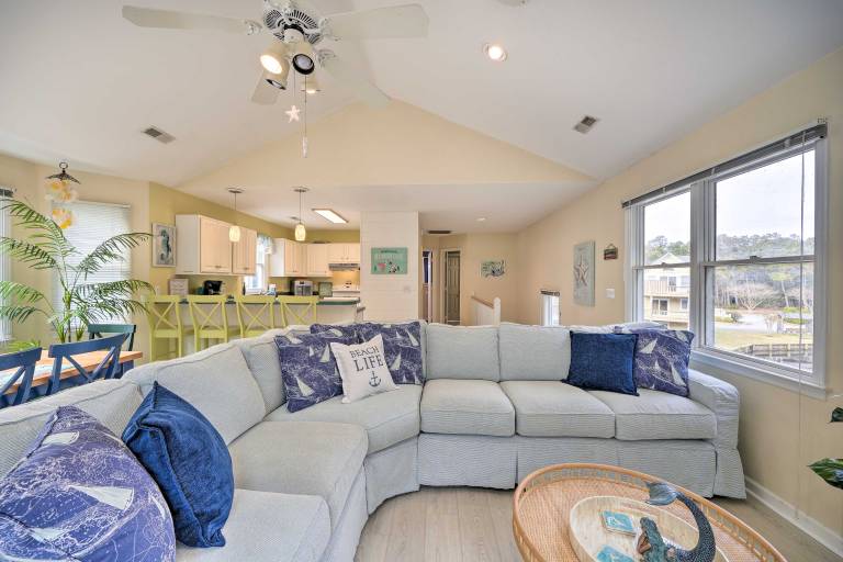 Coastal Home w/ Community Pool < 2 Miles to Beach! — photo 5