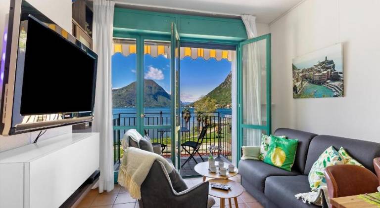Rental apartment | Next to the beach | Pet-friendly in Porlezza