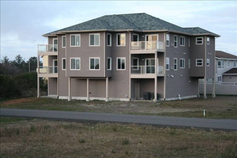 Condo Ocean Shores