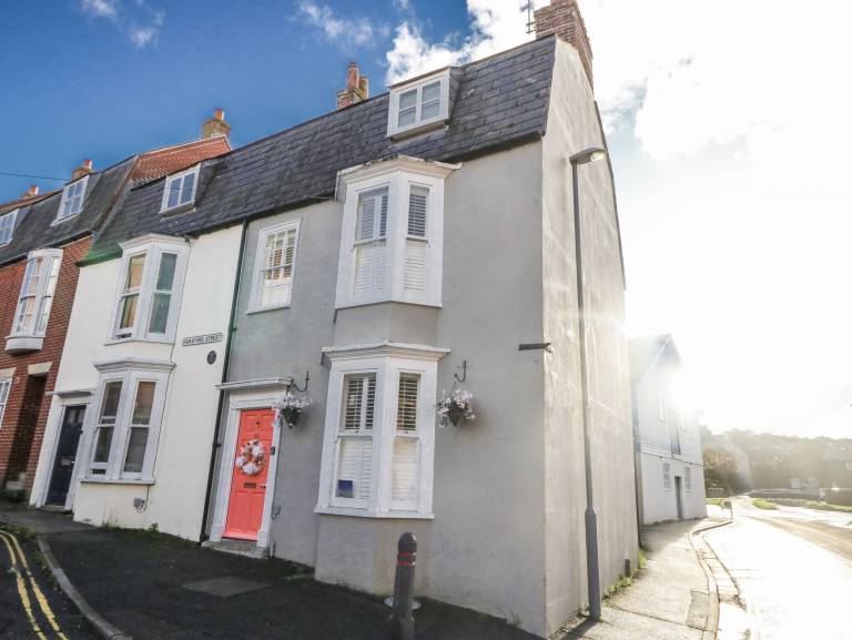 Cottage with yard | Beach view in Weymouth