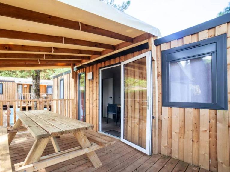 Mobile home with terrace in Rochefort