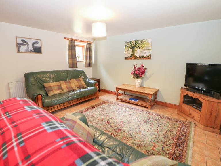Children-friendly cottage with yard | Pets allowed — photo 3