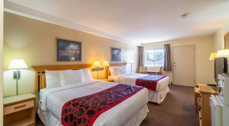 Canadas Best Value Desert Inn & Suites Cache Creek — photo 2