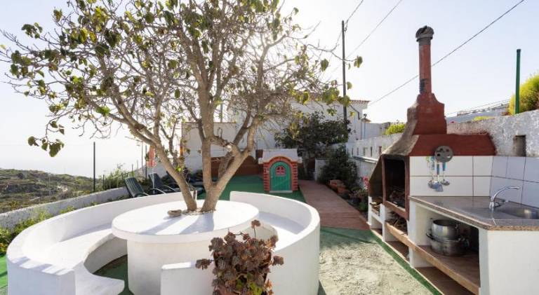 House with pool | Pets are welcome — photo 5