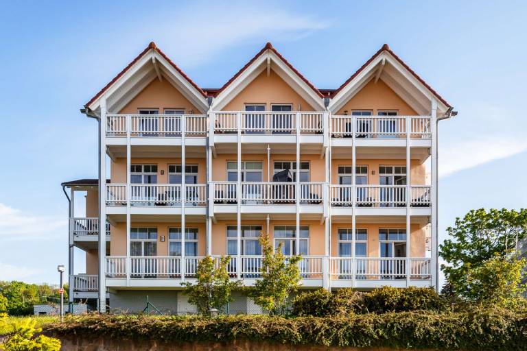 traumhafter Meerblick vom Balkon,Schwimmbad-und Saunanutzung - Villa Bergfrieden in Sellin