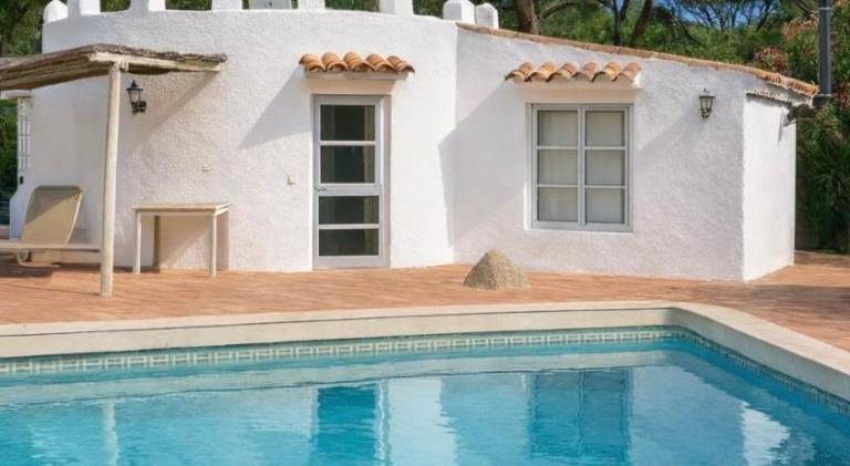 Rental apartment with terrace, garden & pool — photo 3