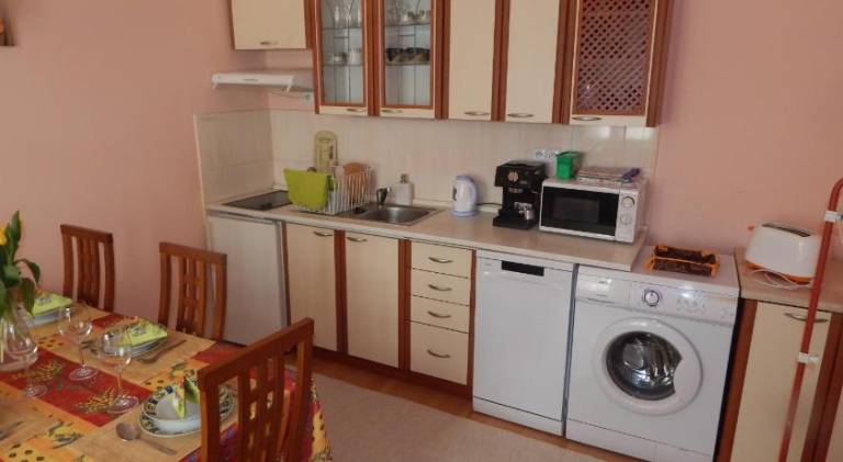 Apartment with terrace | Close to Prague Castle | Perfect for remote work | Pets are welcome — photo 4