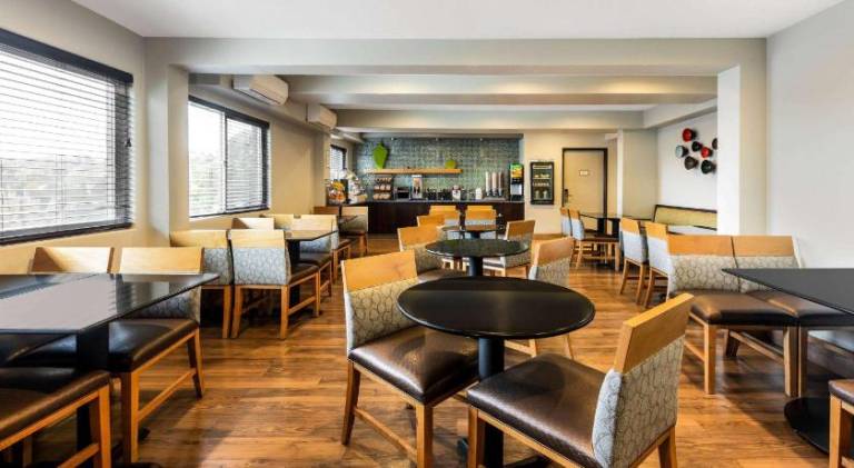 La Quinta Inn & Suites by Wyndham San Diego Mission Bay — photo 4