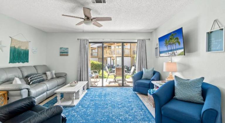 The Salty Suite Beach House- heated pool! hot tub! pet and family friendly! No elevators! Park at yo — photo 2