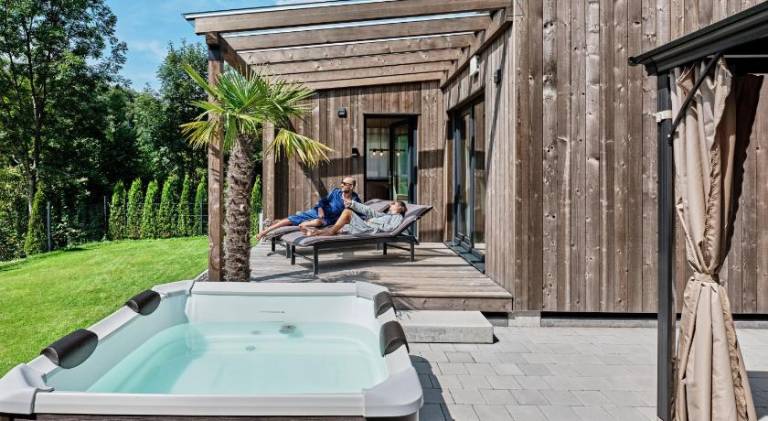 Chalet with pool & jacuzzi — photo 3