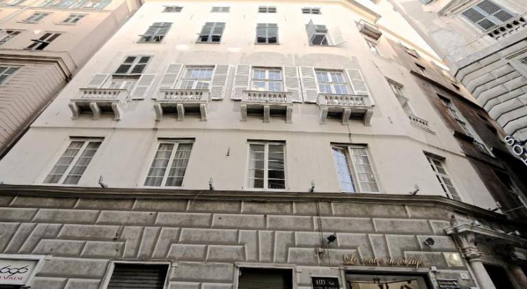 Nice apartment with terrace | Next to Piazza De Ferrari | Pets are welcome in Genoa