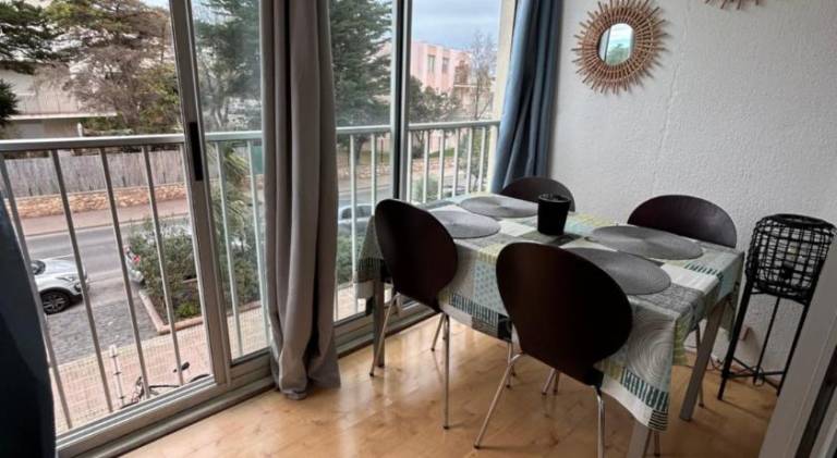 Apartment with 1 room for 4 persons — photo 3
