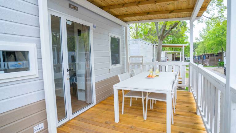 Mobilehome with air conditioning, terrace and pool — photo 3