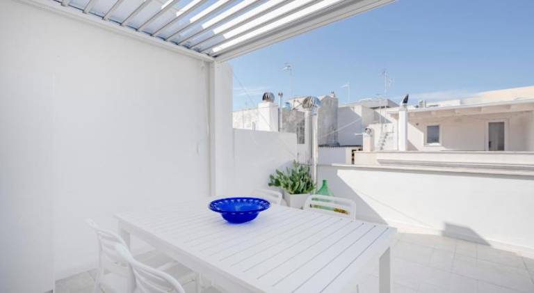 Beautiful rental apartment with patio | Perfect for remote work | Dogs allowed in Polignano a Mare