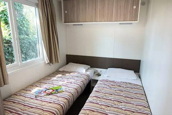 Mobile home with barbeque & yard | Beach nearby | Pet-friendly — photo 3