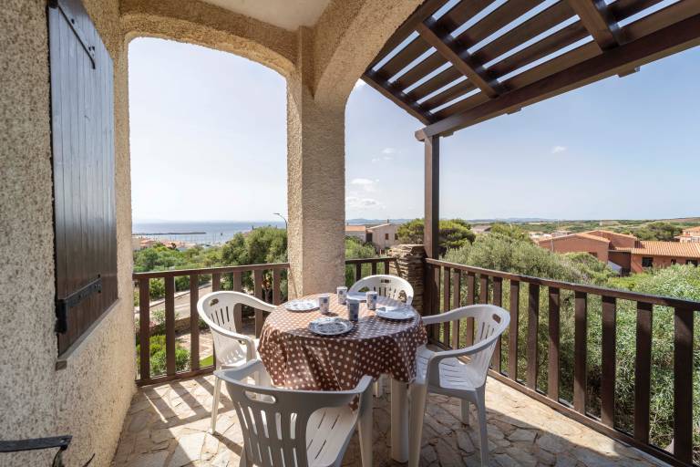 Apartment "Stintino Sea Front Apartments B" with Sea View, Balcony and Shared Garden — photo 4