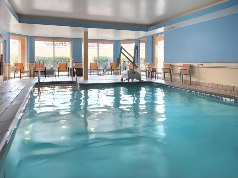 Comfort Inn & Suites Bethlehem Lehigh Valley Airport — photo 5