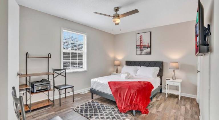 Vacation home | Perfect for remote work | Pet-friendly in Clarksville, TN
