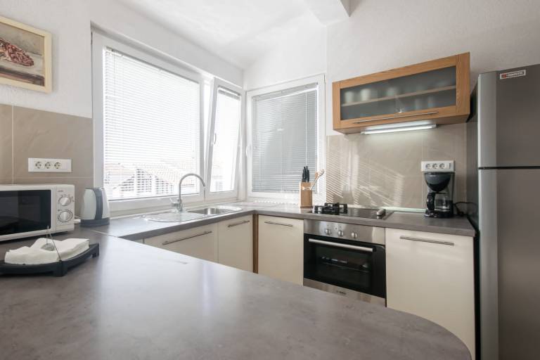 Three bedroom apartment with terrace Makarska (A-20700-a) — photo 3