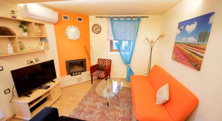 Fully equipped holiday apartment with patio, grill & yard | Pet-friendly — photo 2