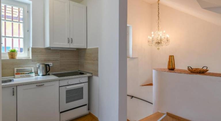 Apartment | Near Prague astronomical clock | Perfect for remote work — photo 3
