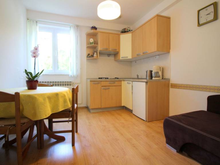 Rental apartment with BBQ, terrace & yard | Nature view — photo 2