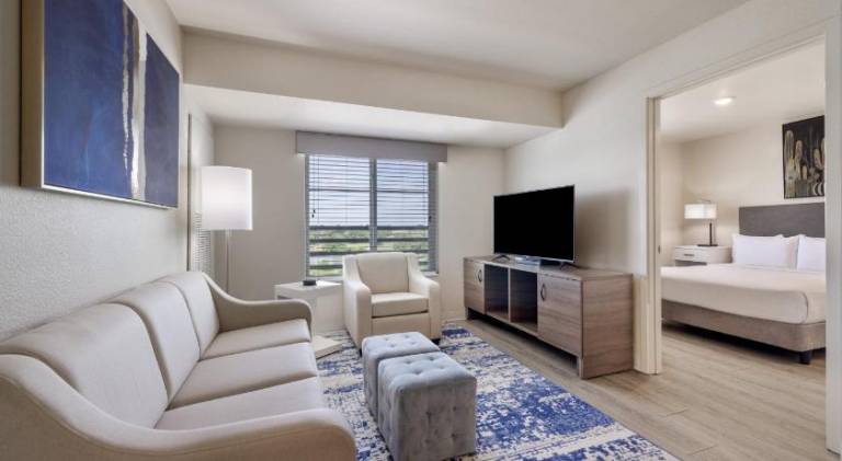 Soka Suites Dallas - Las Colinas — photo 2