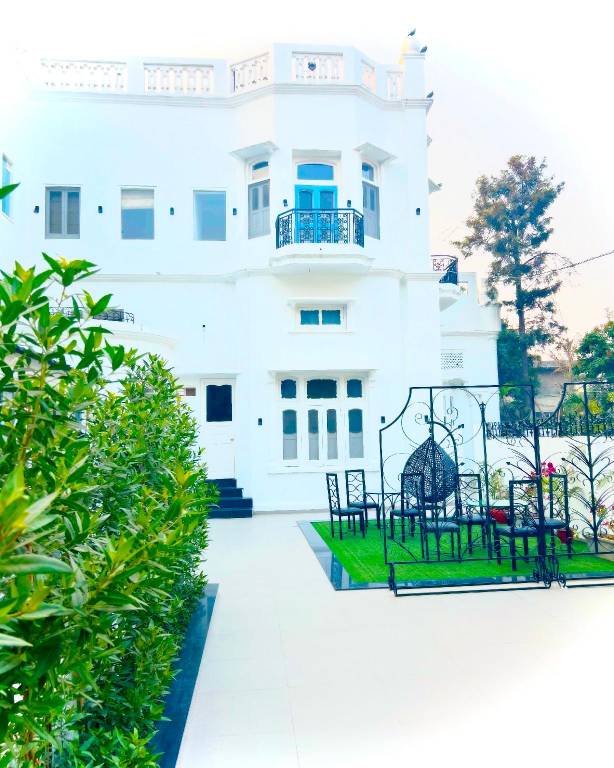 Grand Villa