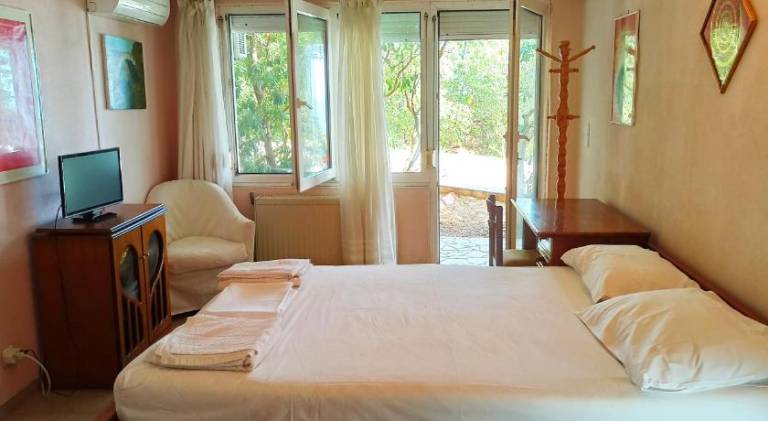 Lovely apartment with yard | Pet-friendly in Chios